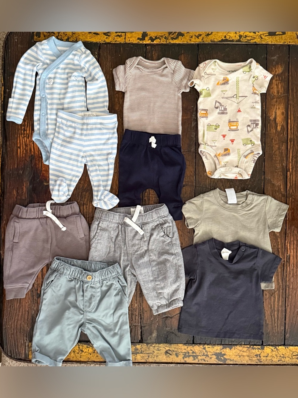 Newborn-3mo Baby clothing bundle